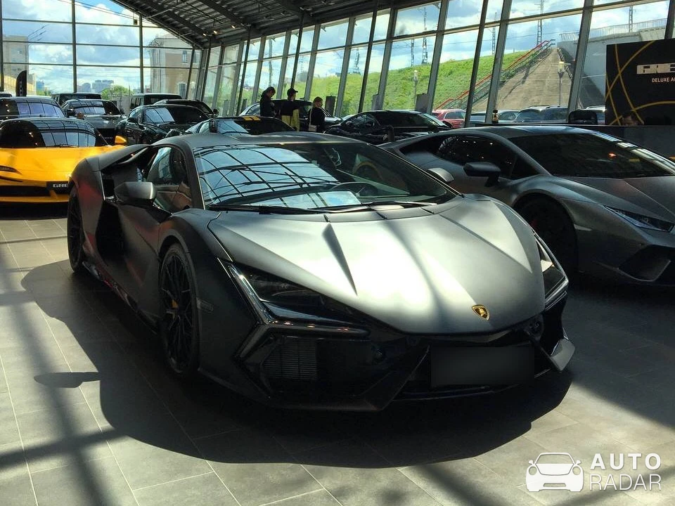 Lamborghini Revuelto spotted in Москва, Россия