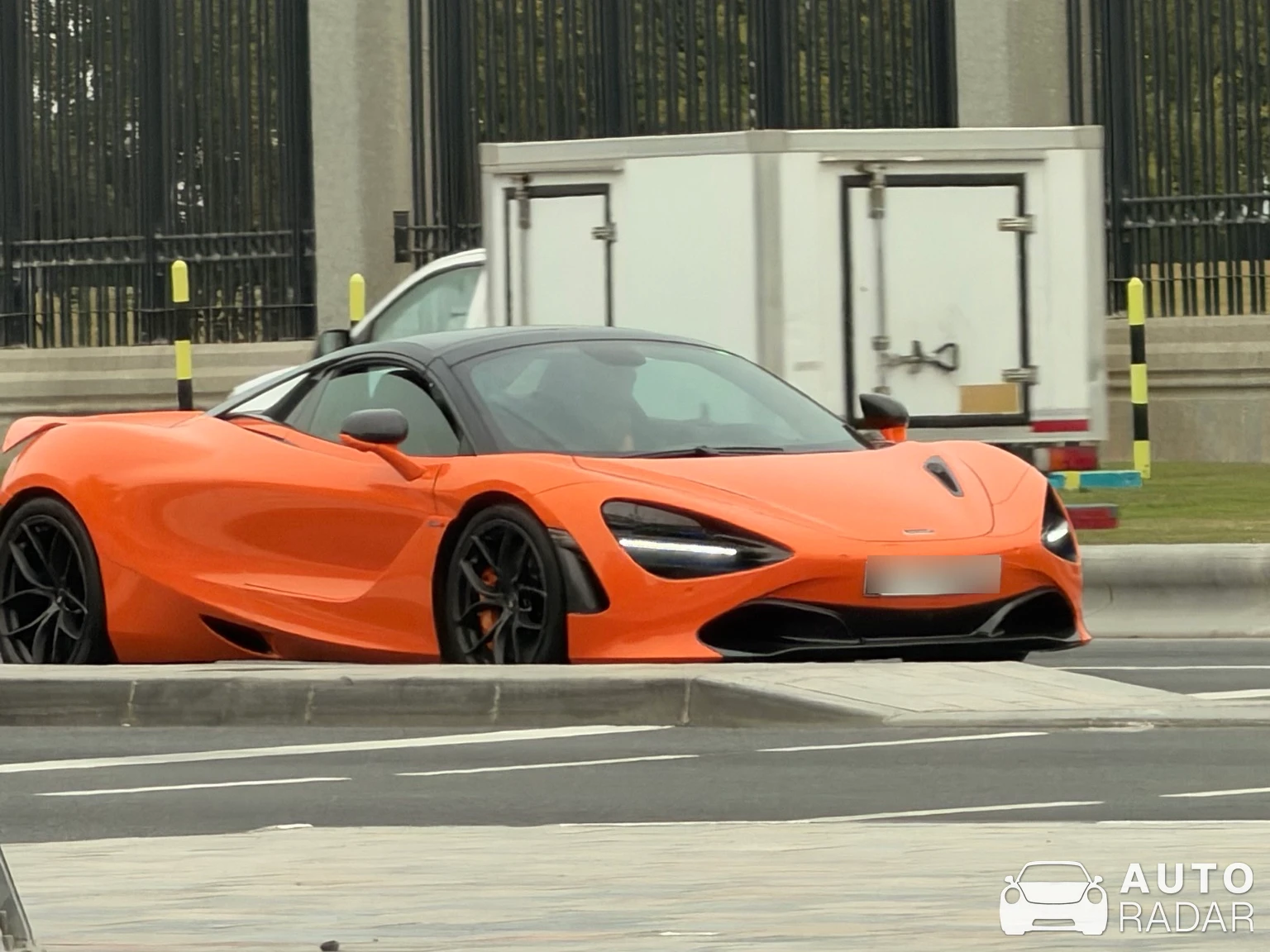 McLaren 720S Spider spotted in Doha, Catar