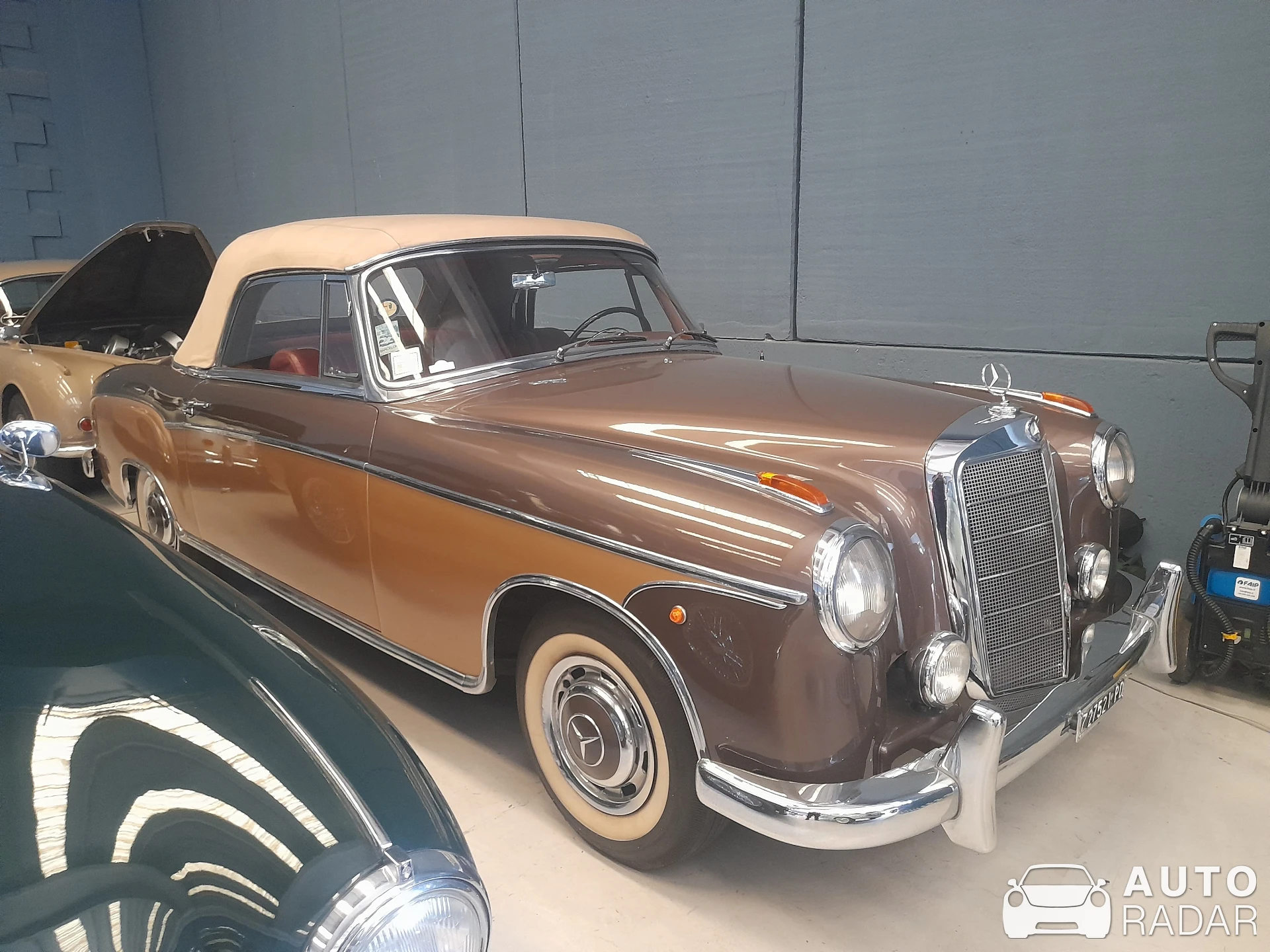 Mercedes-Benz 220 S Ponton Cabriolet W128 spotted in Castel Mella