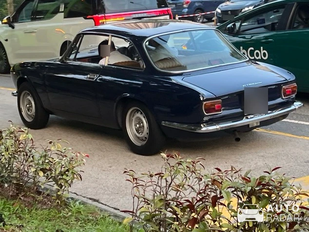 Alfa Romeo GT 1600 Junior spotted in Singapore