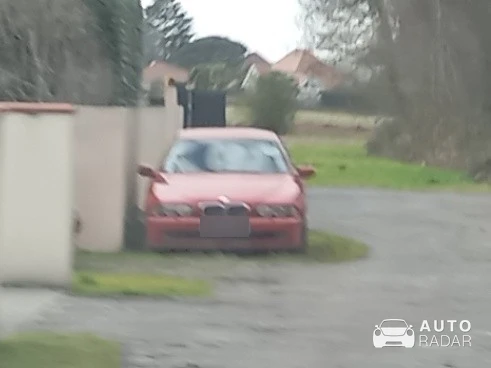 BMW 5 Series E39 spotted in Lée, France