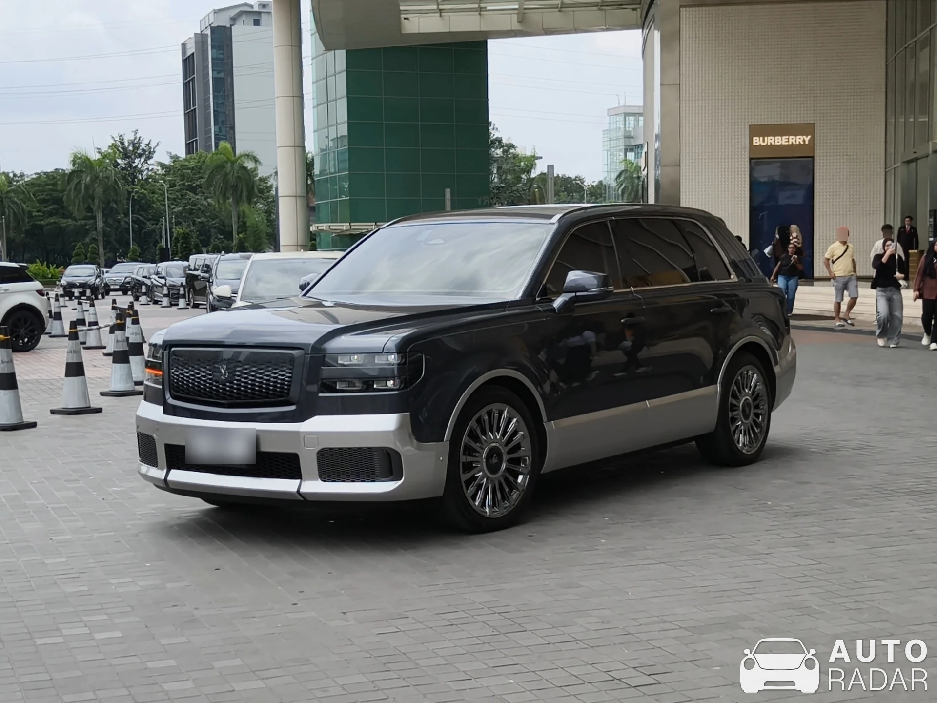 Toyota Century SUV spotted in Jakarta, Indonesia