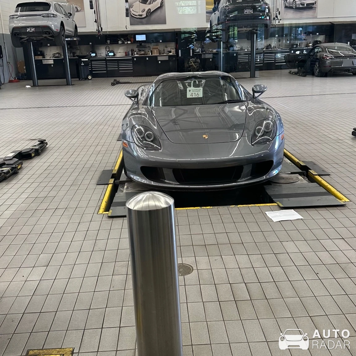 Porsche Carrera GT spotted in Minneapolis