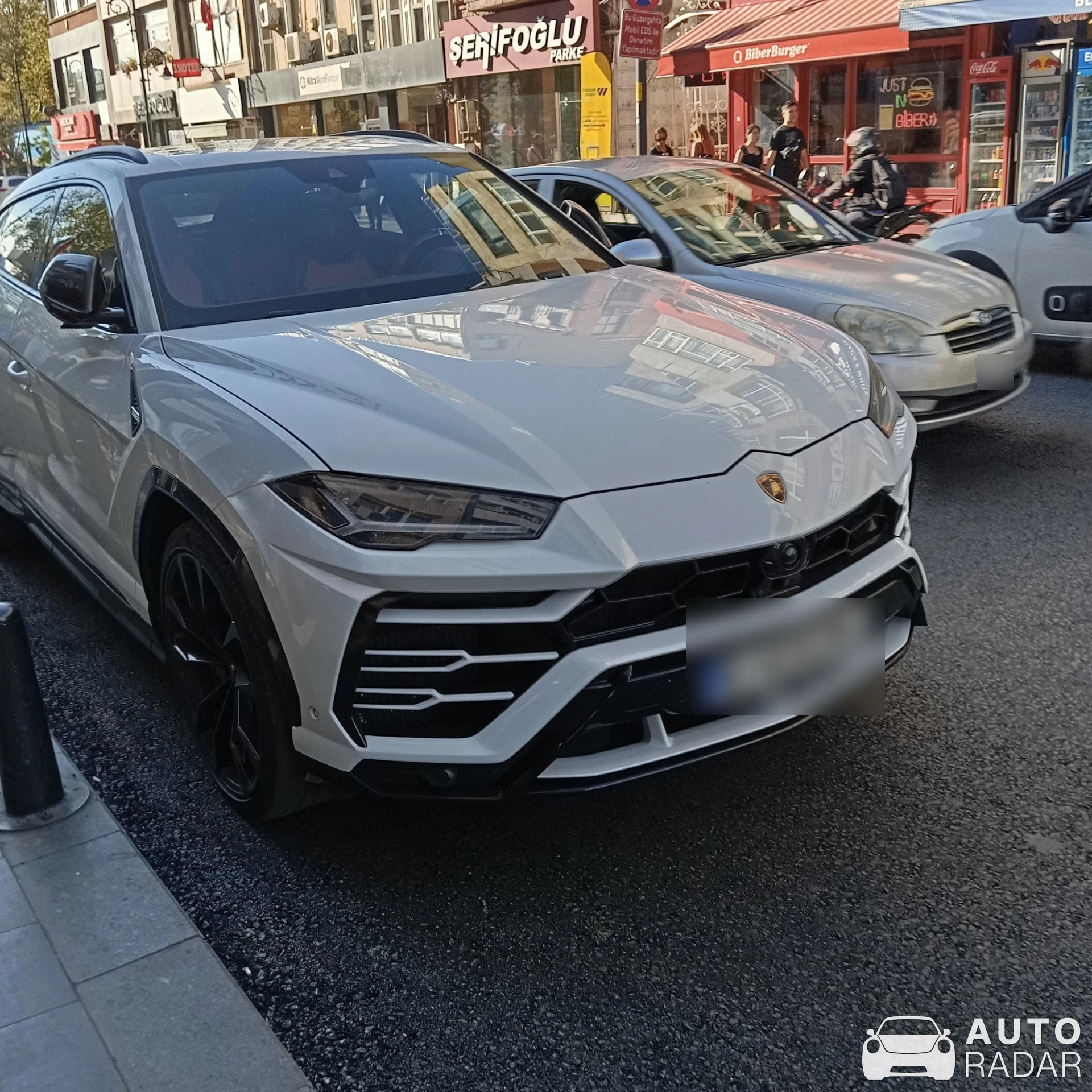Lamborghini Urus spotted in Beşiktaş, Türkiye