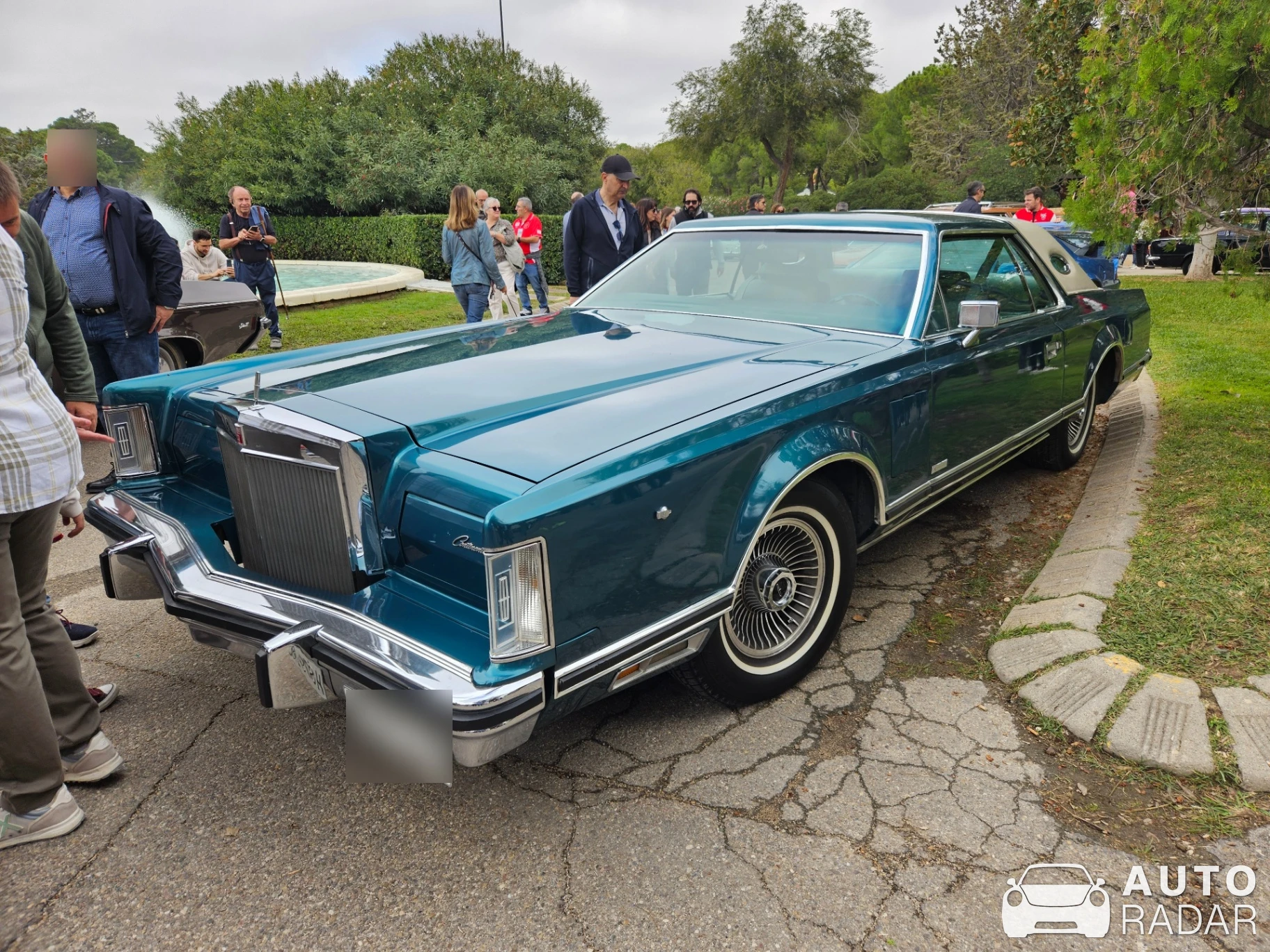 Lincoln Continental Mark V spotted in Zaragoza, Spain