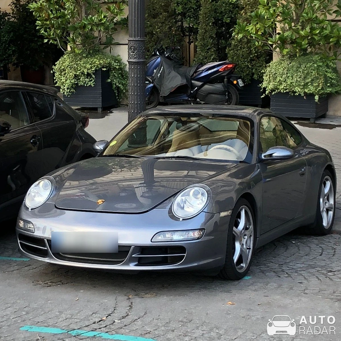 Porsche 997 Carrera spotted in Paris, France