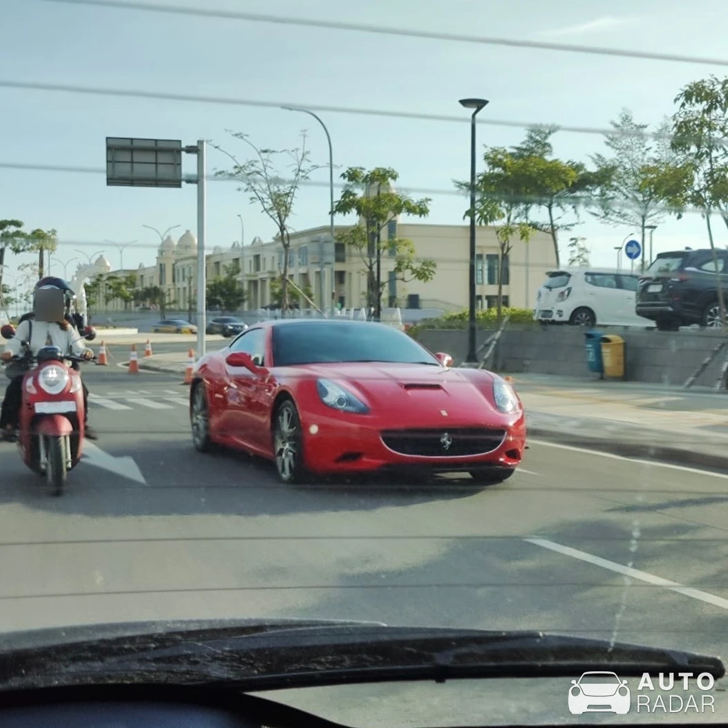 Ferrari California spotted in Makassar City, Indonesia