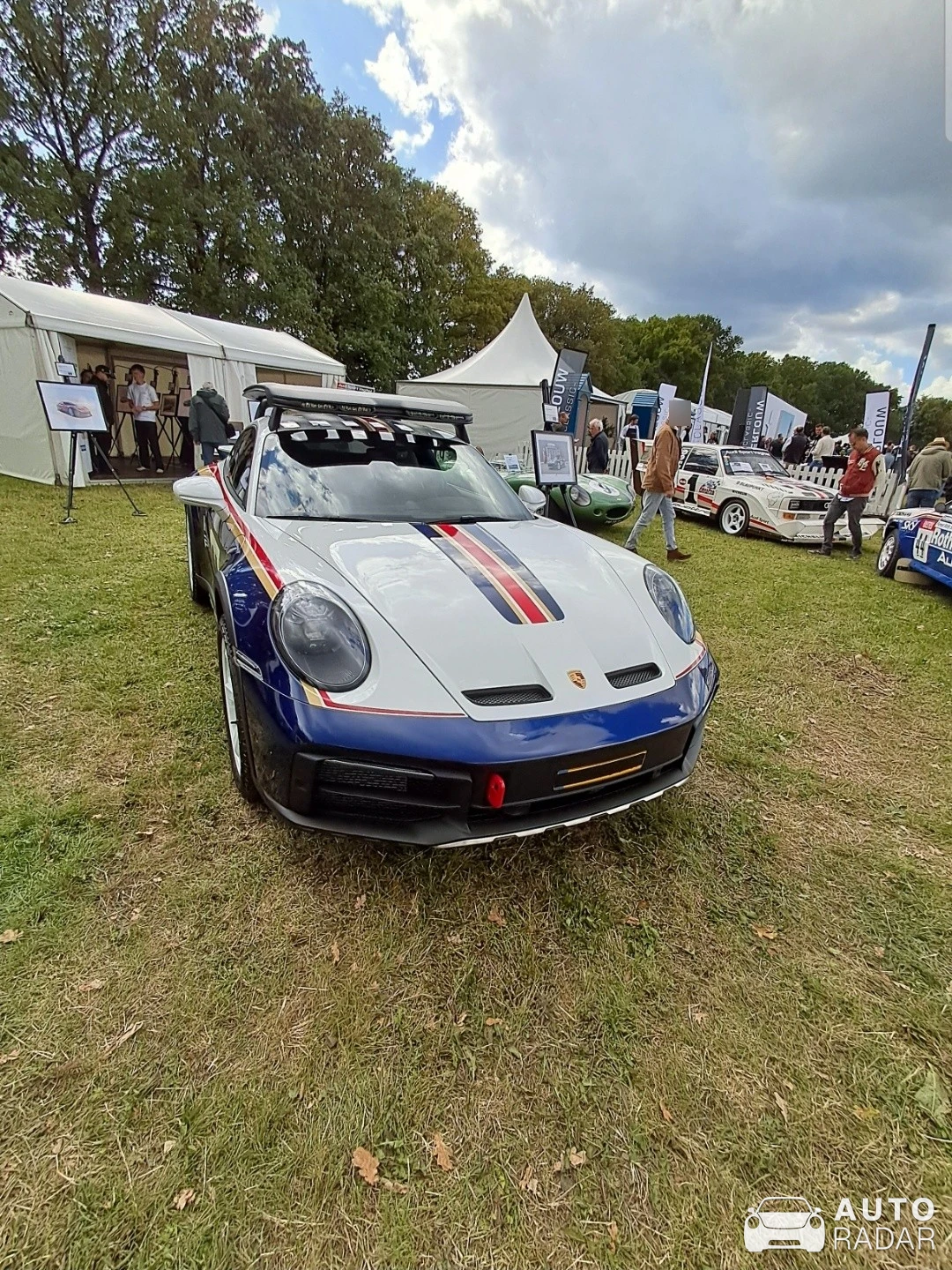 Porsche 911 Dakar spotted