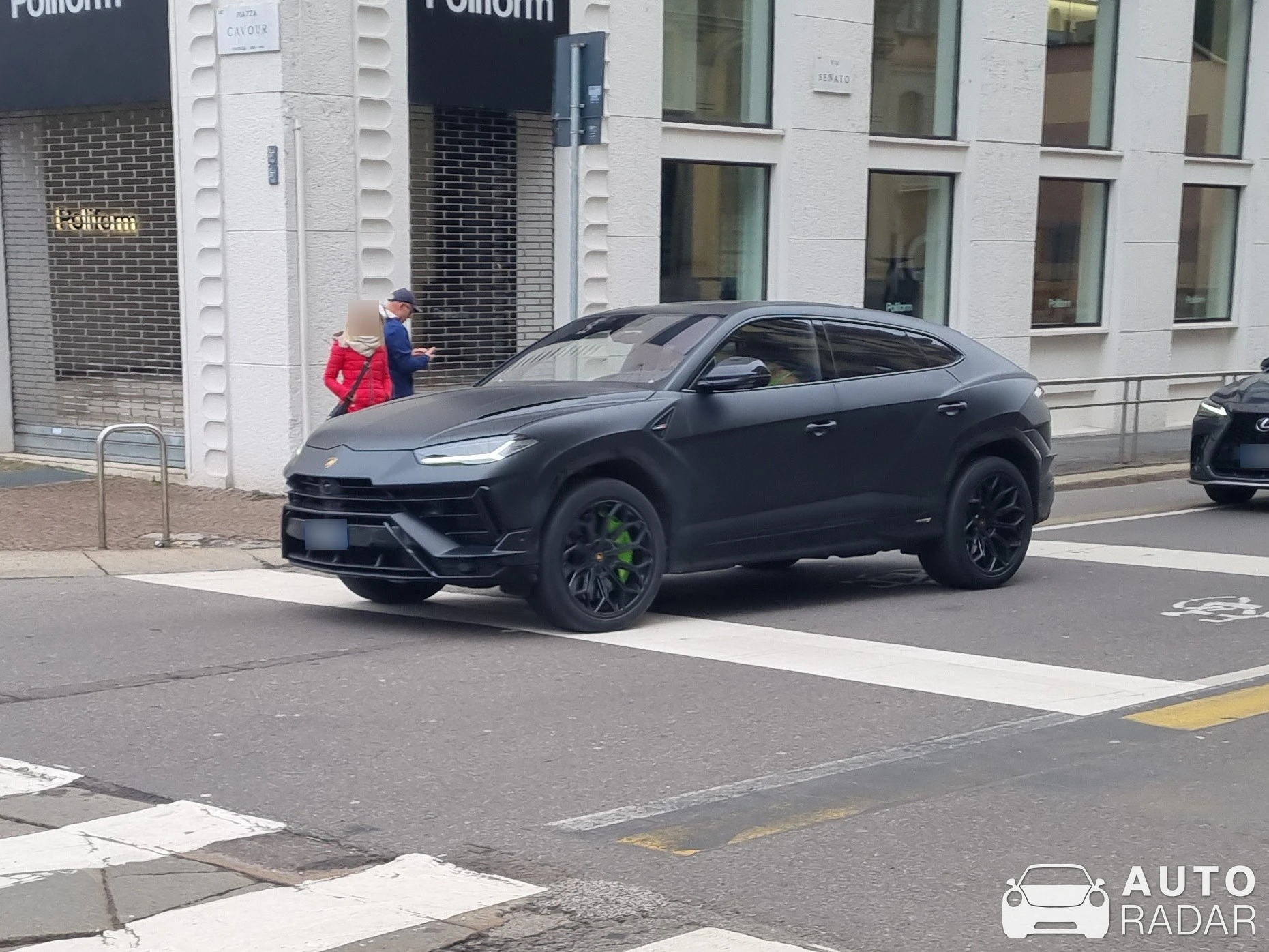 Lamborghini Urus S spotted in Milano, Italy