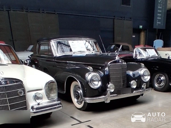 Mercedes-Benz 300 SLS spotted in London