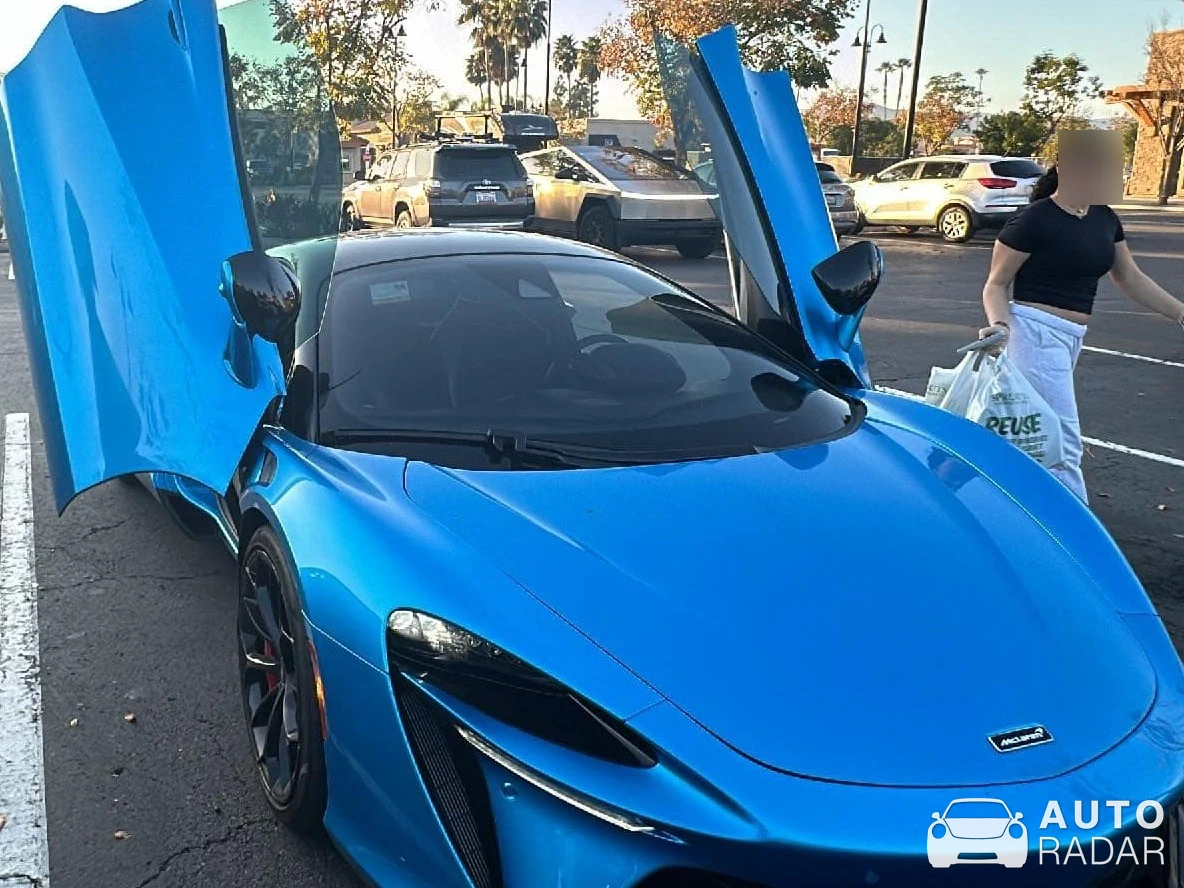 McLaren 675LT Spider spotted in San Diego, United States