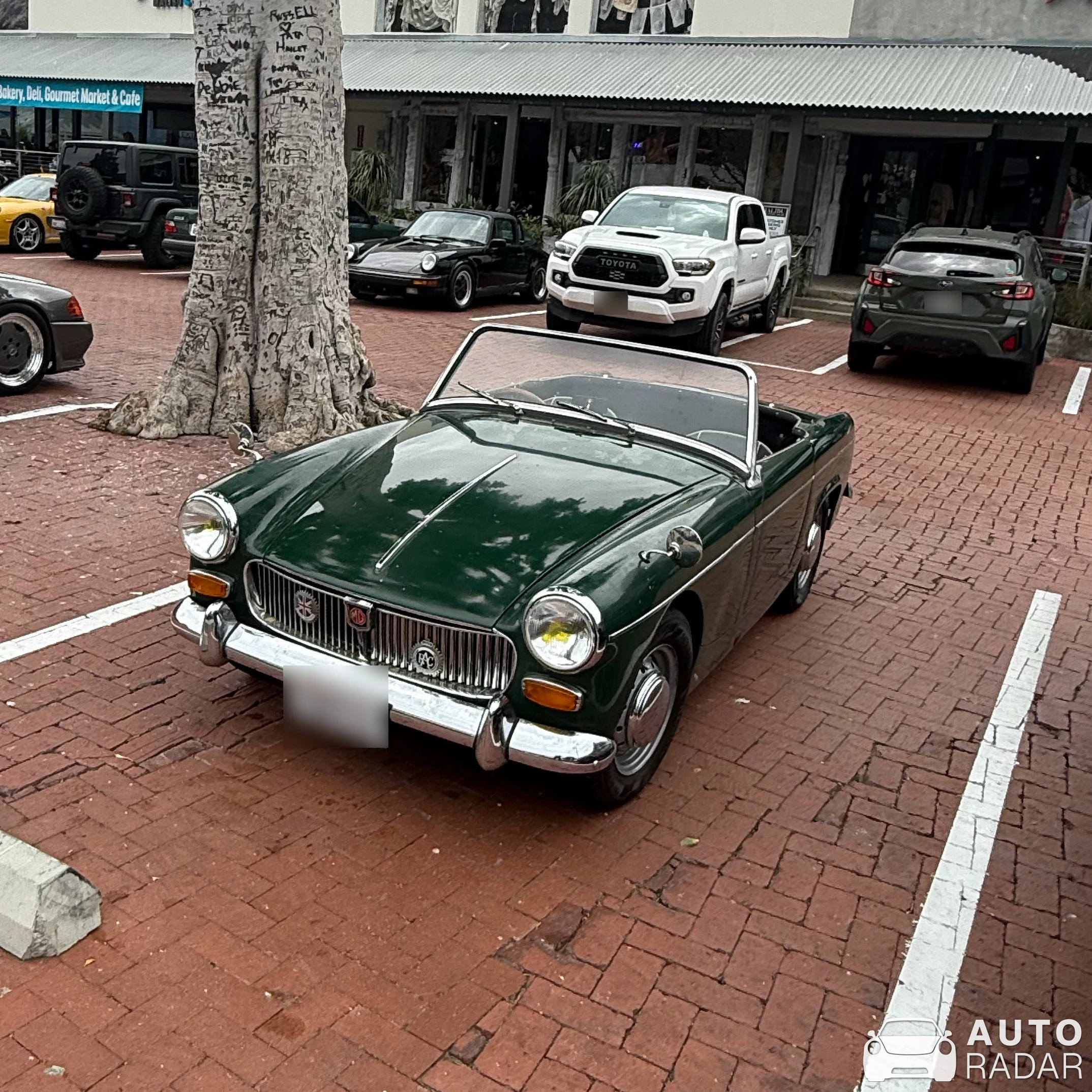 MG Midget spotted in Malibu