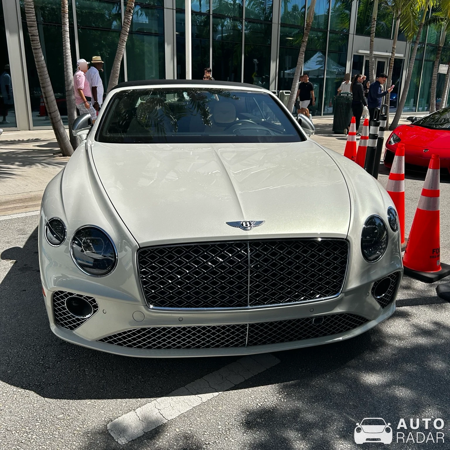 Bentley Continental GTC 2019 spotted in Miami Beach