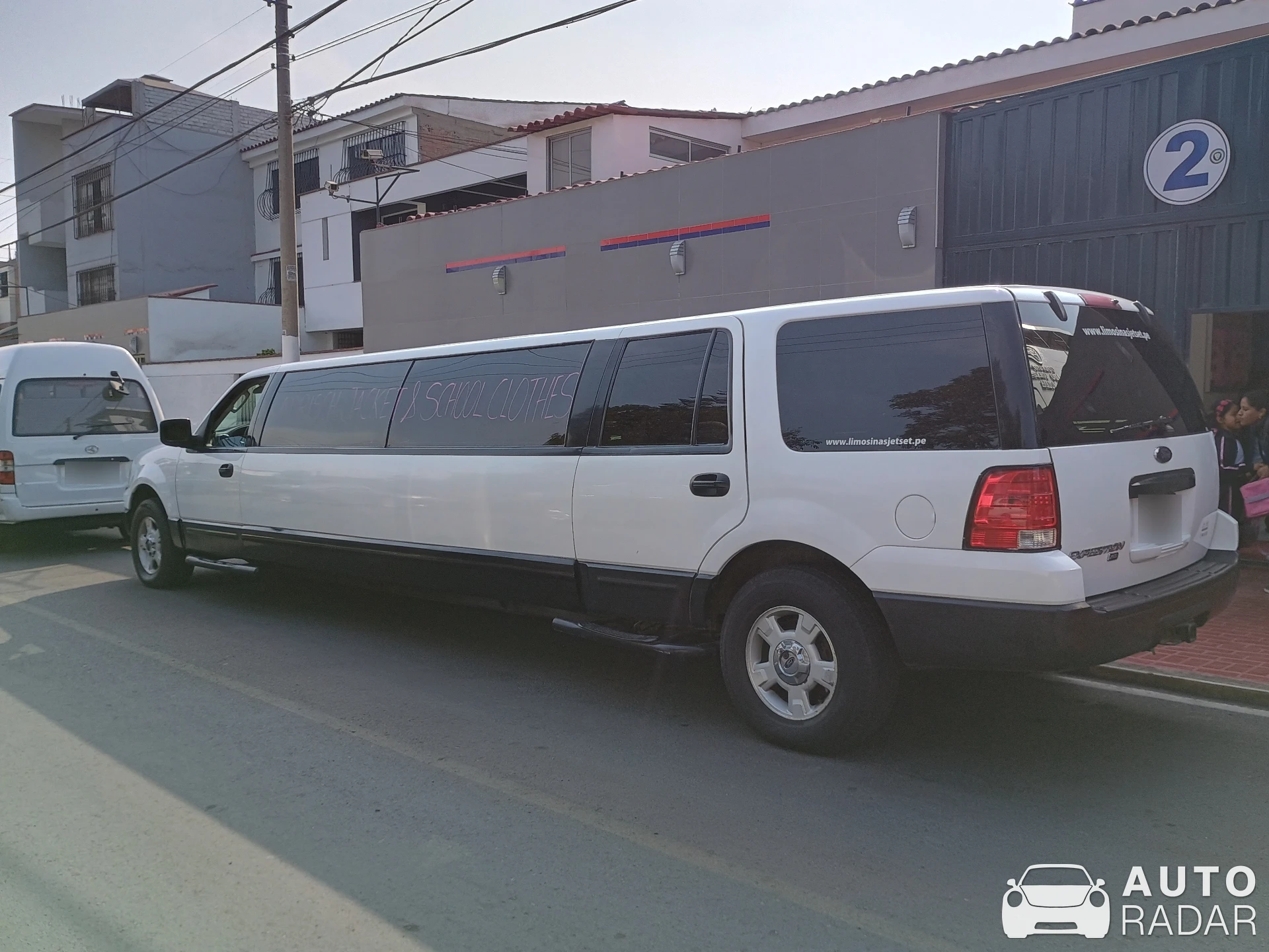 Ford Expedition Limousine spotted in Lima