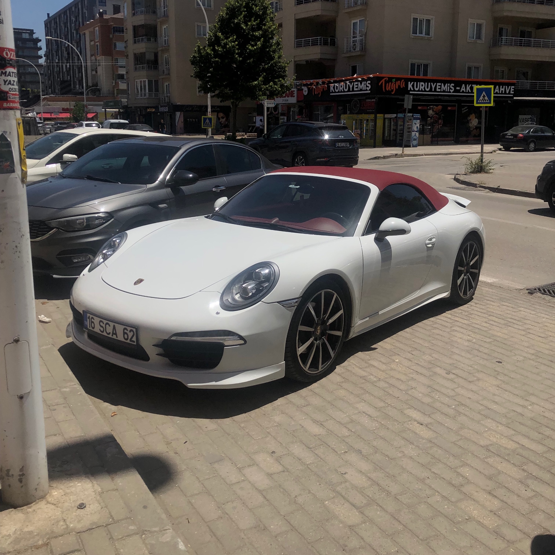 Porsche 991 Carrera 4S Cabriolet MkI
