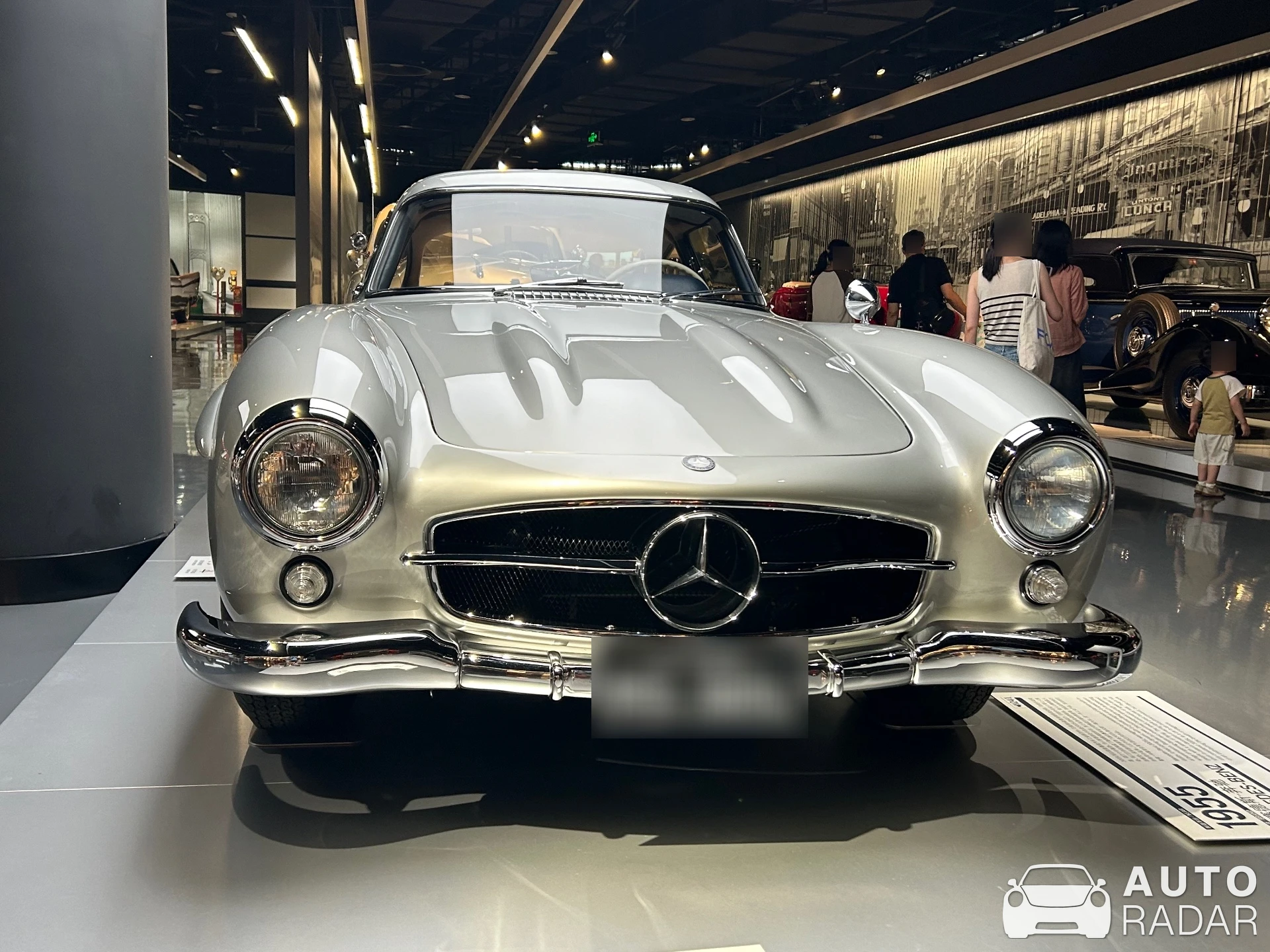 Mercedes-Benz 300SL Roadster spotted in 嘉定区, 中国