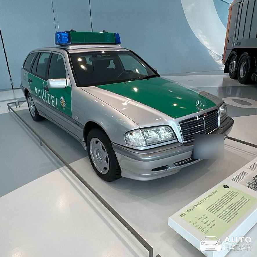 Mercedes-Benz C-Class S202 C 220 CDI T-Modell spotted in Stuttgart