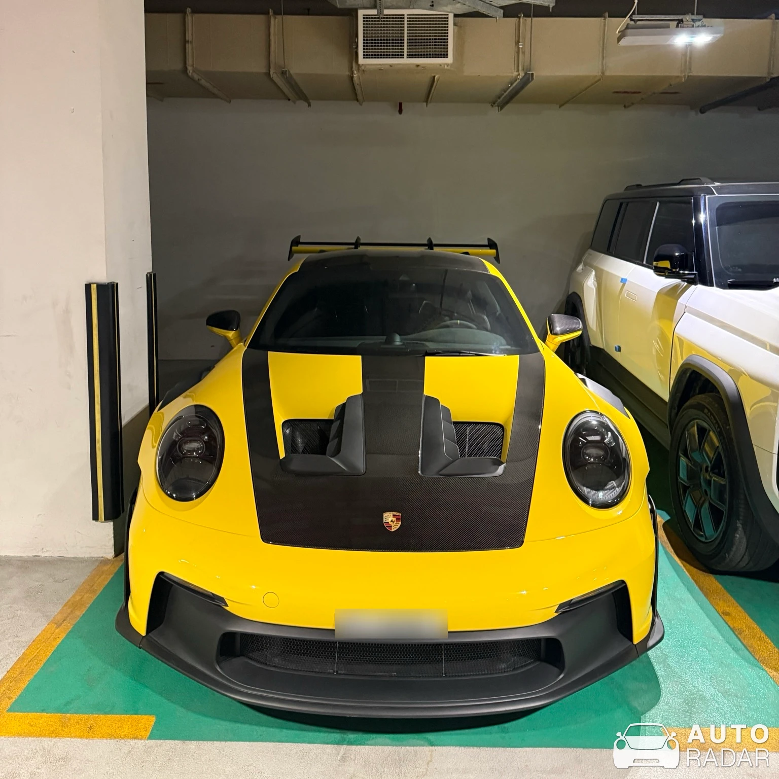 Porsche 992 GT3 RS MkI Weissach Package spotted in Dubai, United Arab Emirates