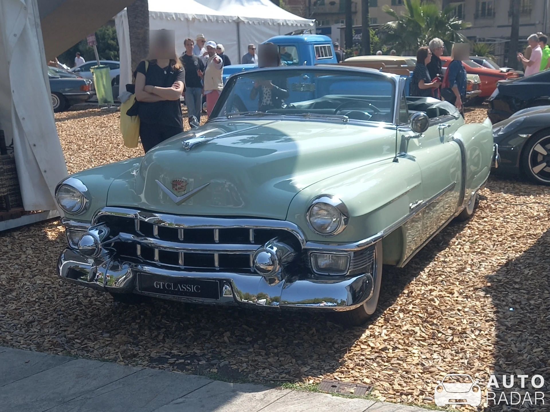 Cadillac Series 62 Convertible spotted in Nice