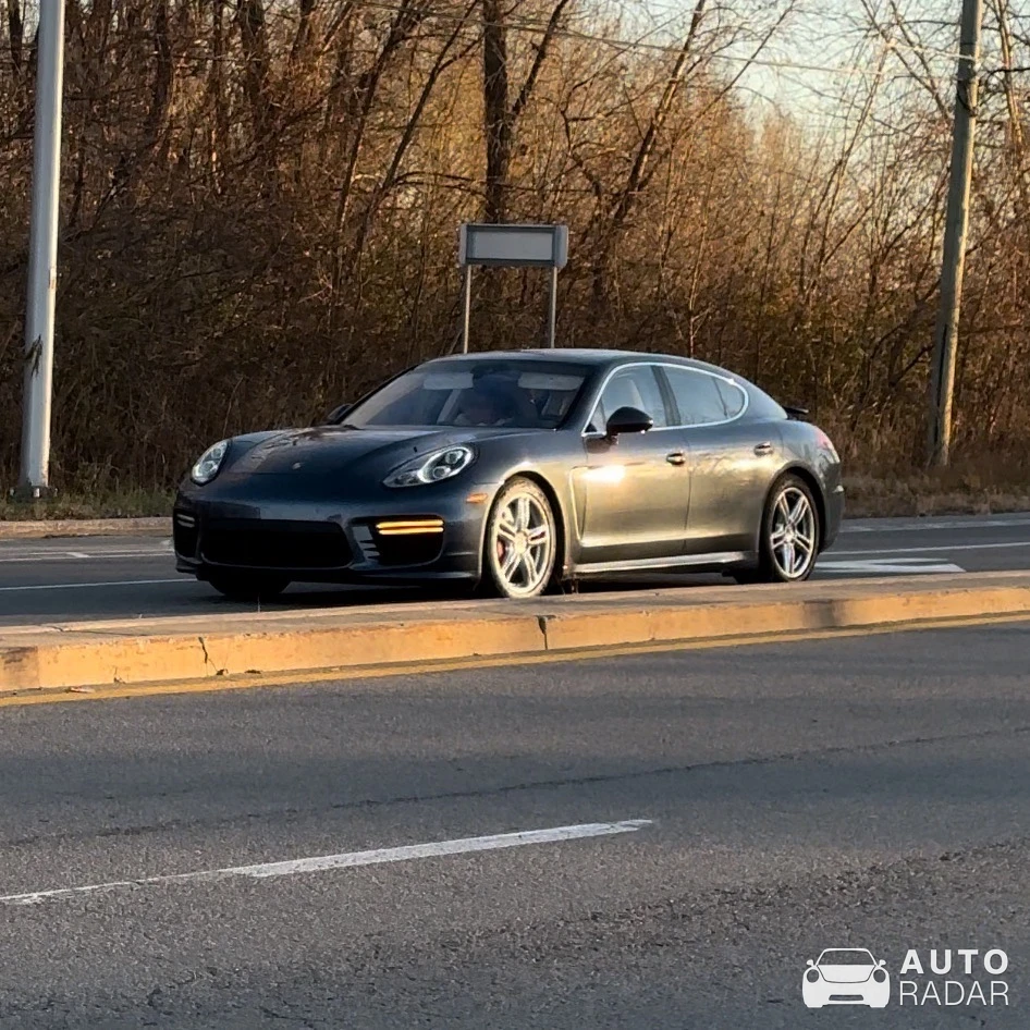 Porsche 970 Panamera S spotted in Charlemagne, Canada