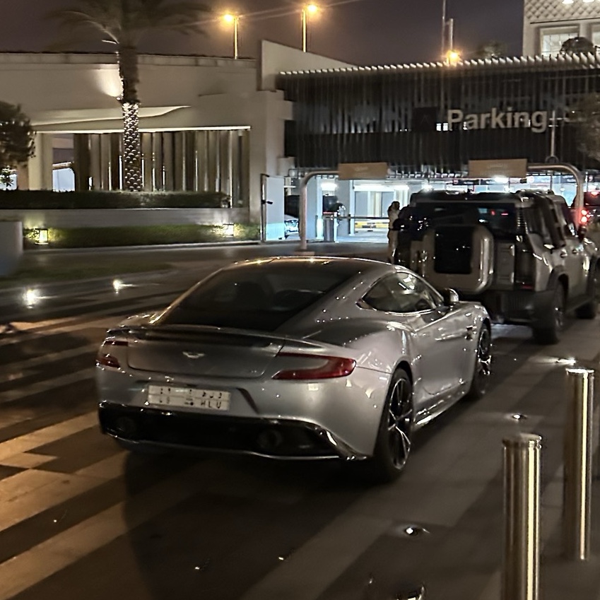 Aston Martin Vanquish Volante