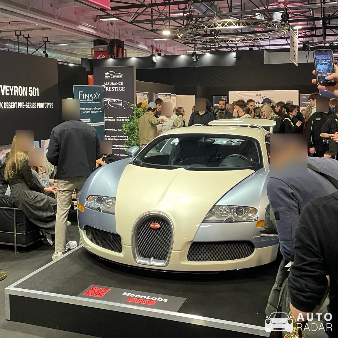 Bugatti Veyron 16.4 spotted in Vanves, France