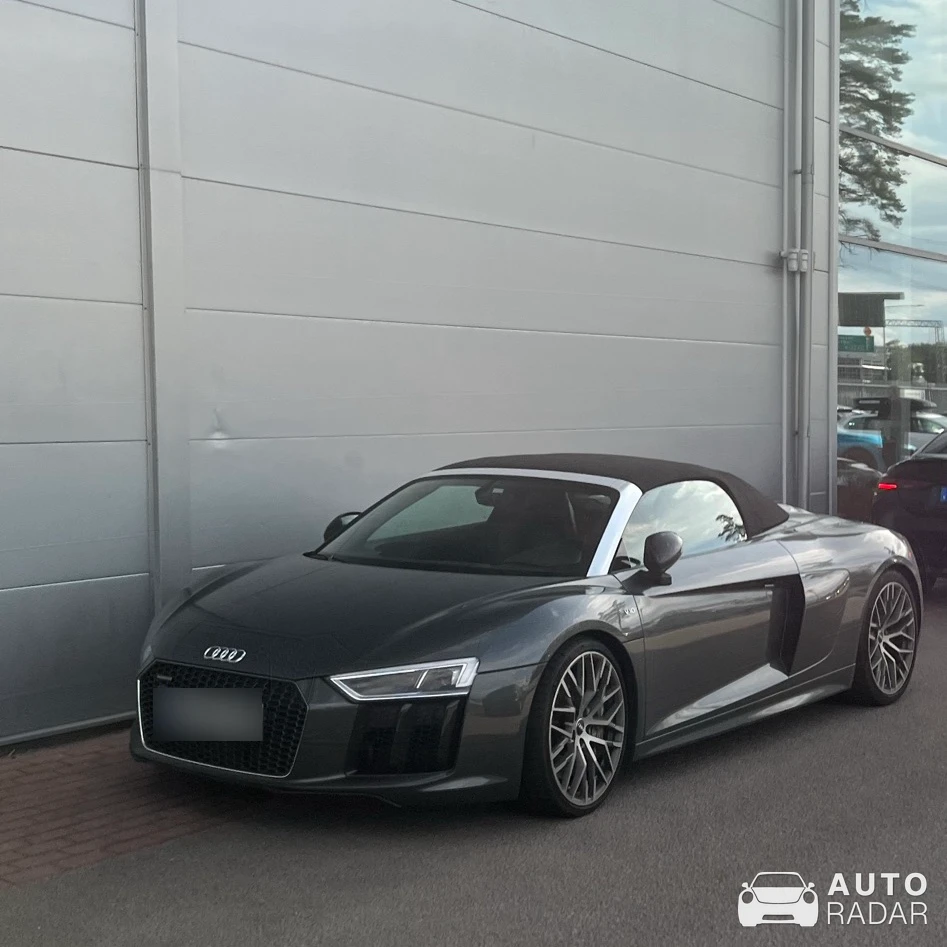 Audi R8 V10 Spyder 2016 spotted