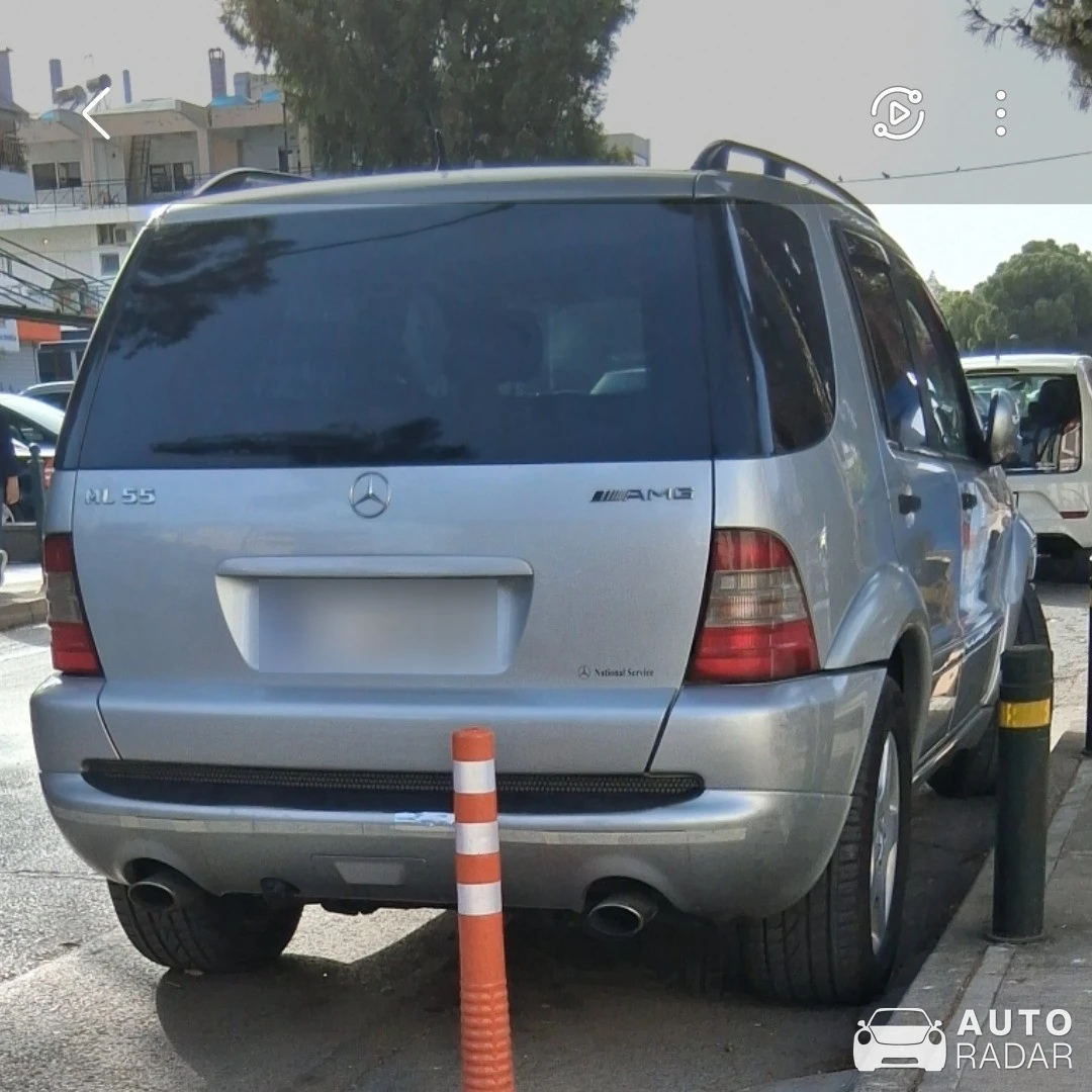 Mercedes-Benz ML 55 AMG spotted in Βούλα