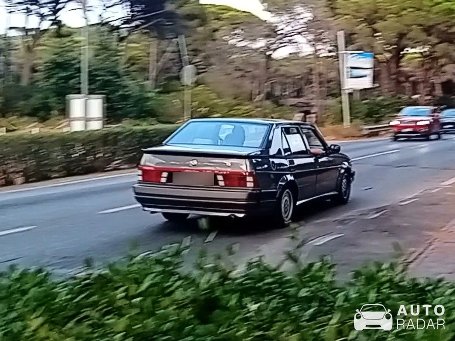 Alfa Romeo 75 3.0 V6 spotted in Castiglione della Pescaia