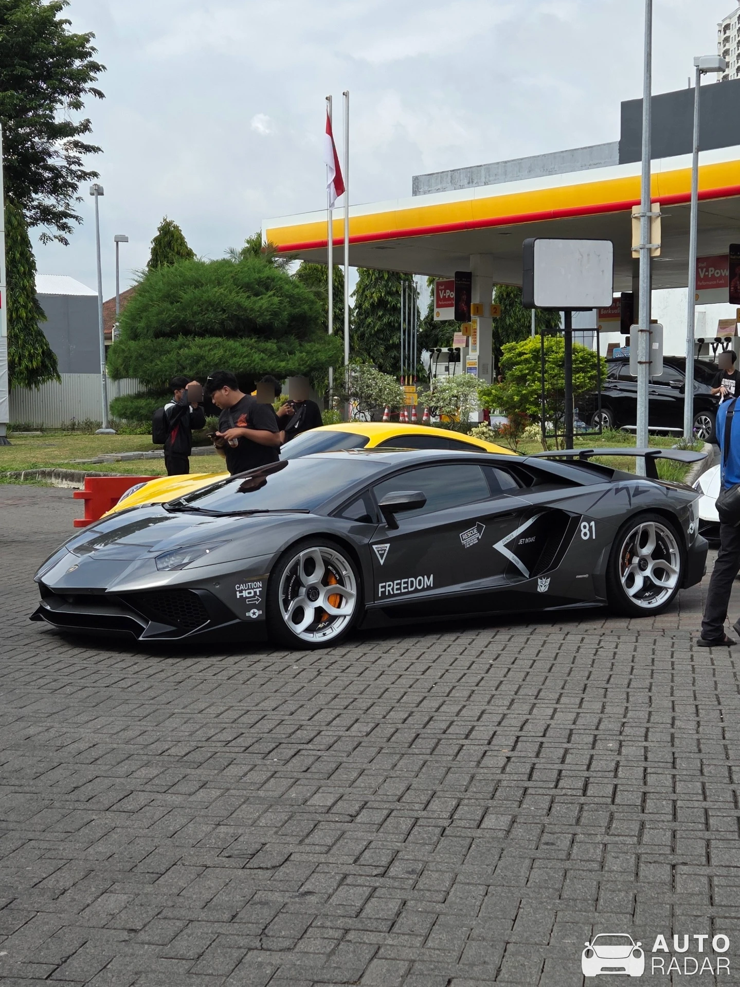 Lamborghini Aventador LP700-4 spotted in Surabaya, Indonesia