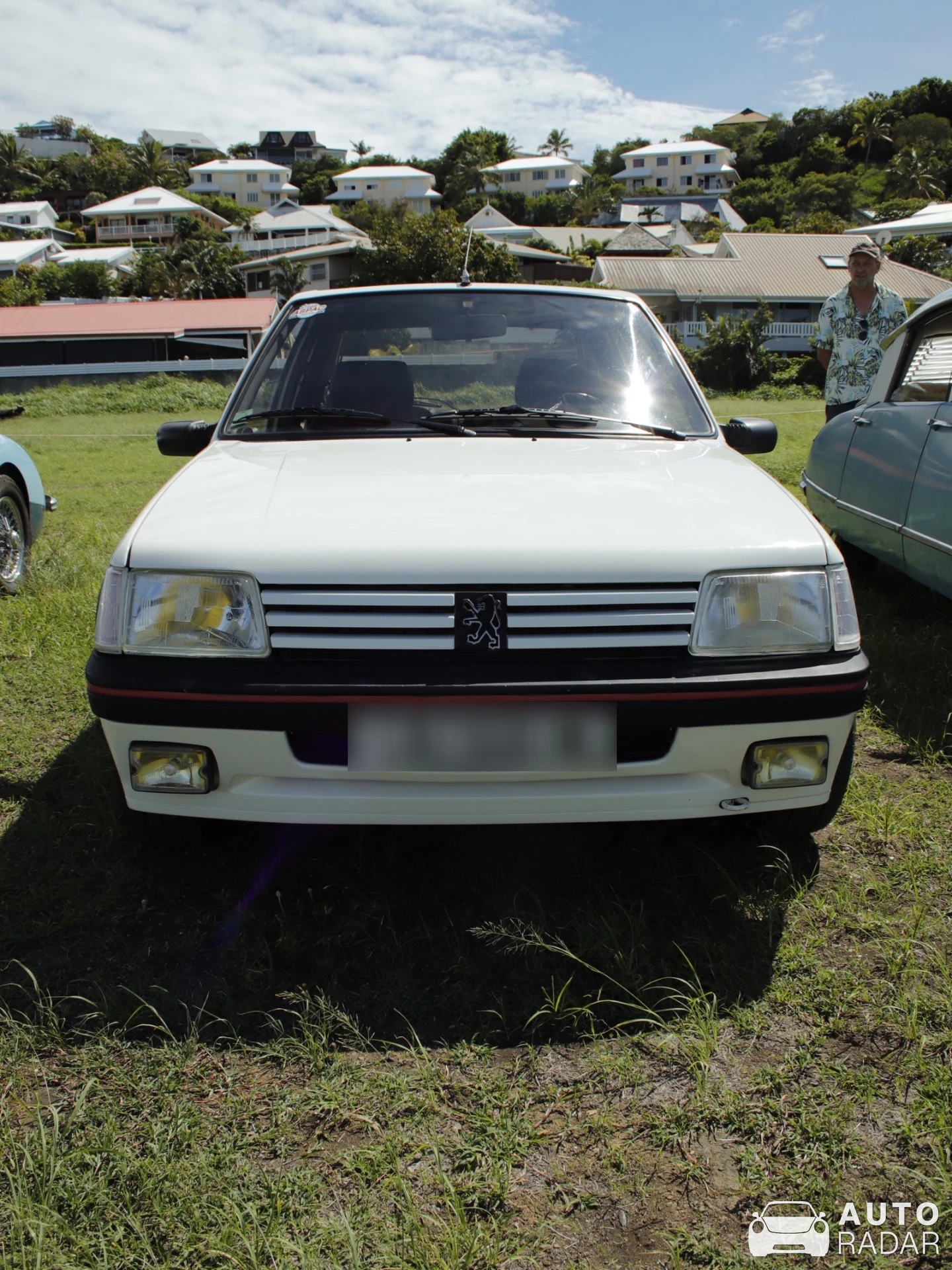 Peugeot 205 GTI spotted in Nouméa