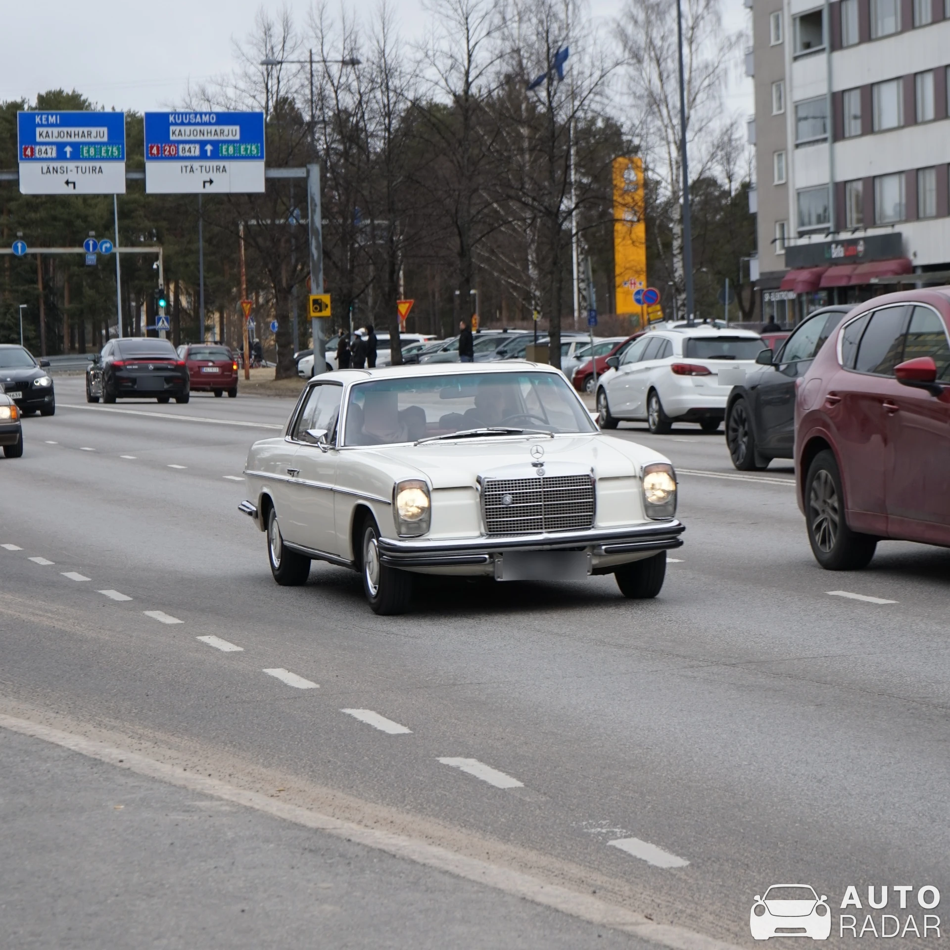 Mercedes-Benz W115 240 D spotted in Oulu