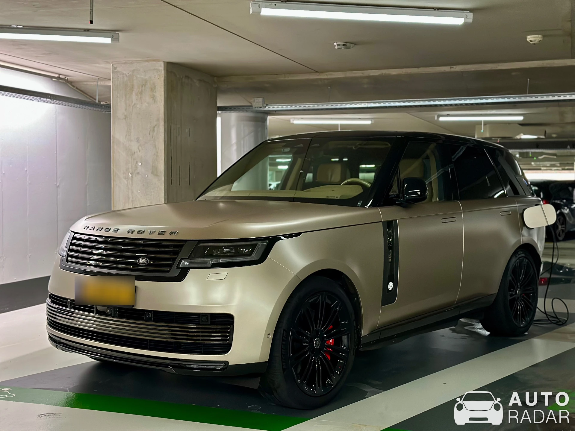 Land Rover Range Rover SV spotted in Rotterdam, Netherlands