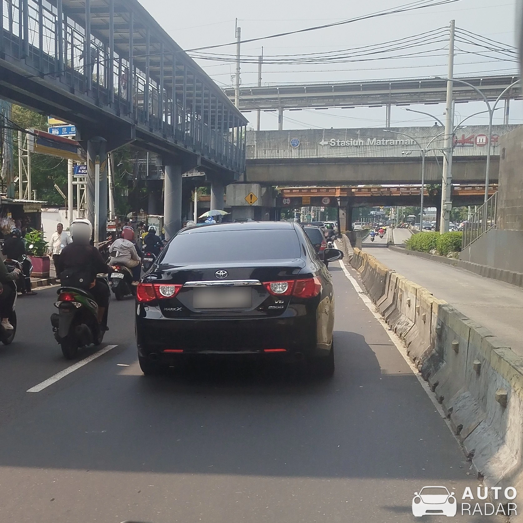 Toyota Mark X spotted in Jakarta
