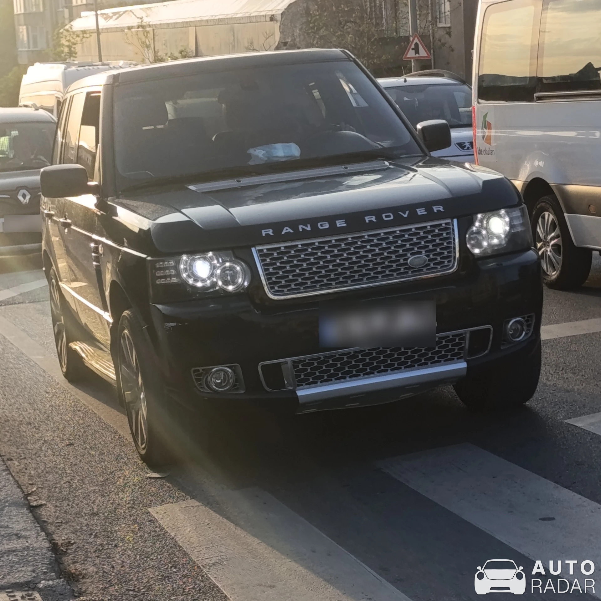Land Rover Range Rover Vogue SV Autobiography spotted in Pendik, Türkiye