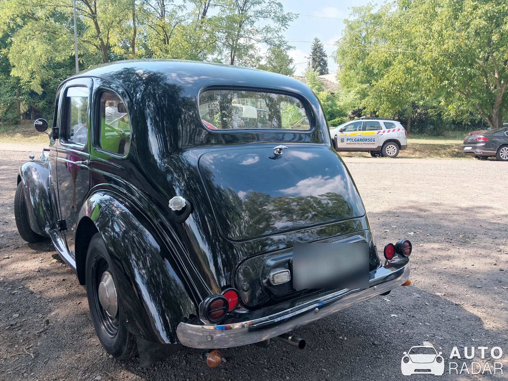 Standard Eight spotted in Heves