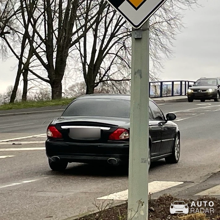 Jaguar X-Type Estate spotted in Toul