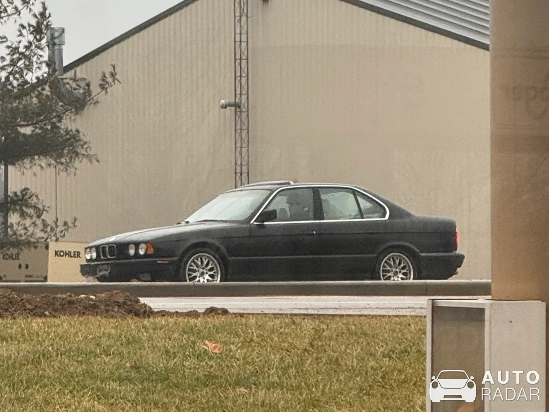 BMW 5 Series E34 spotted in Sunbury, United States