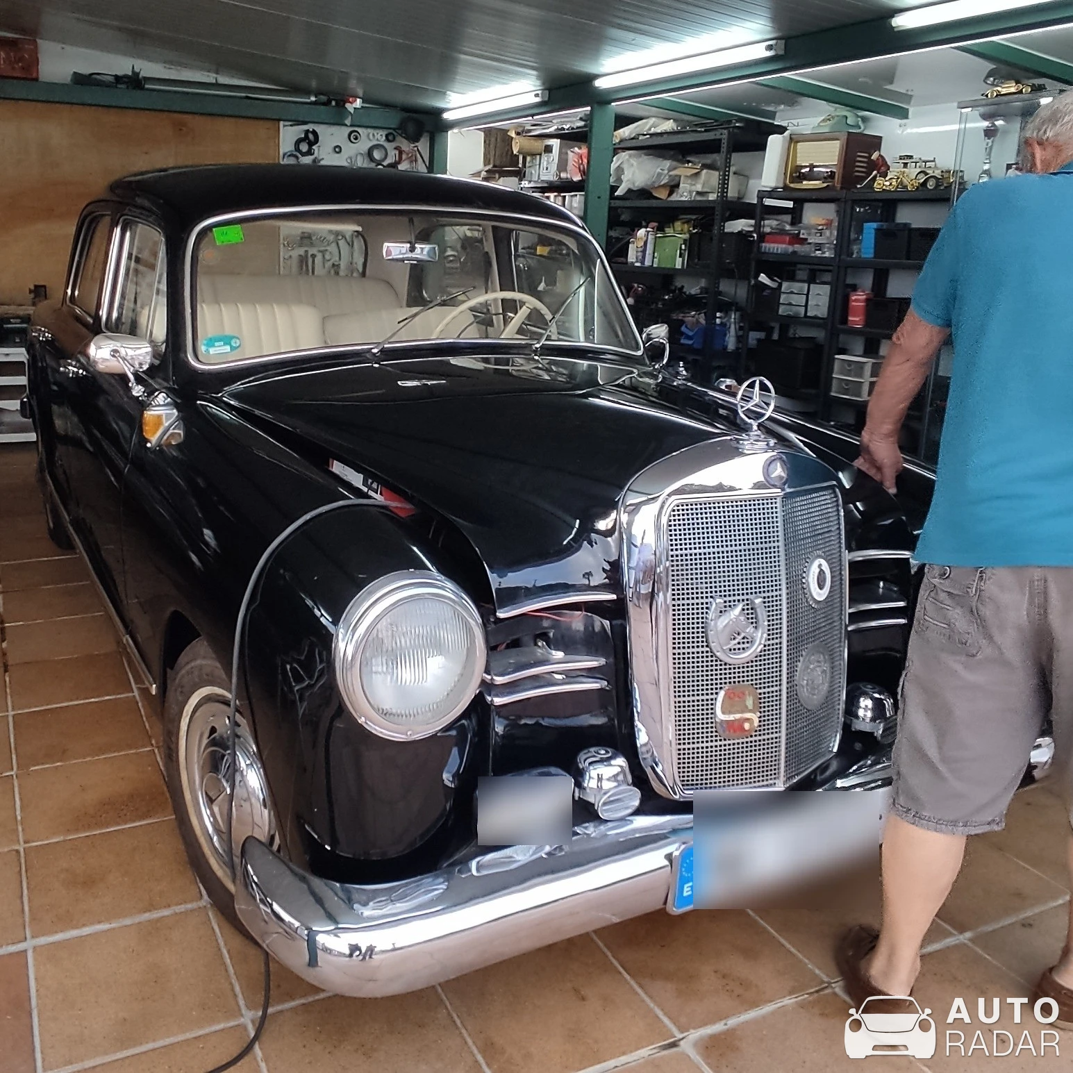 Mercedes 190 Ponton spotted in Lloret de Mar