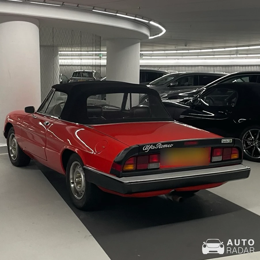 Alfa Romeo Spider 1.8 TBi spotted in Leiden