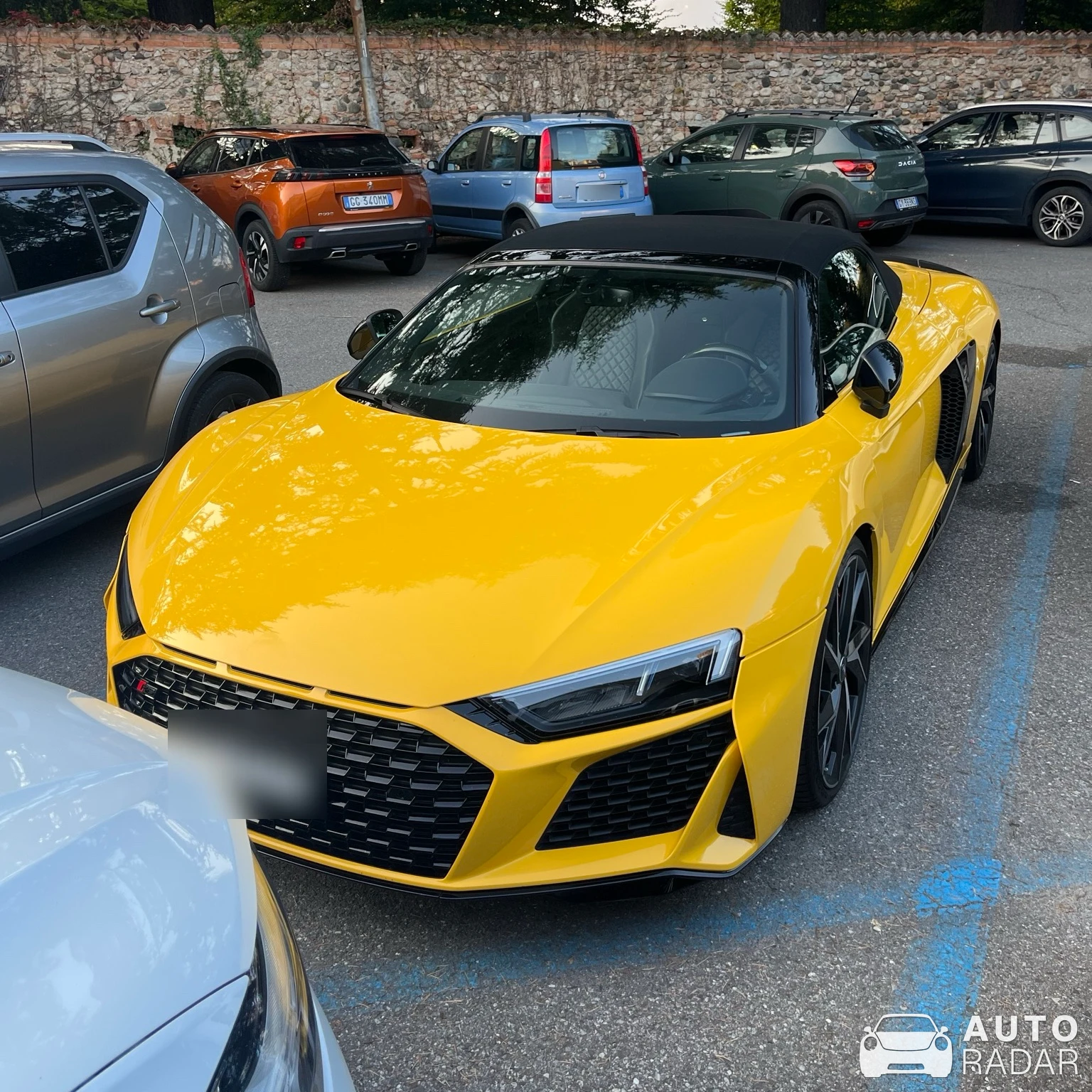 Audi R8 V10 Spyder RWD 2020 spotted in Varese