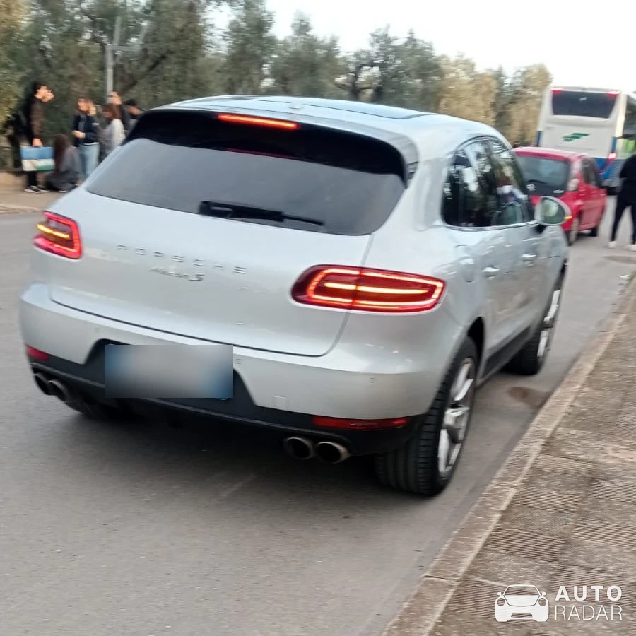 Porsche Macan S spotted in Bitetto, Italy