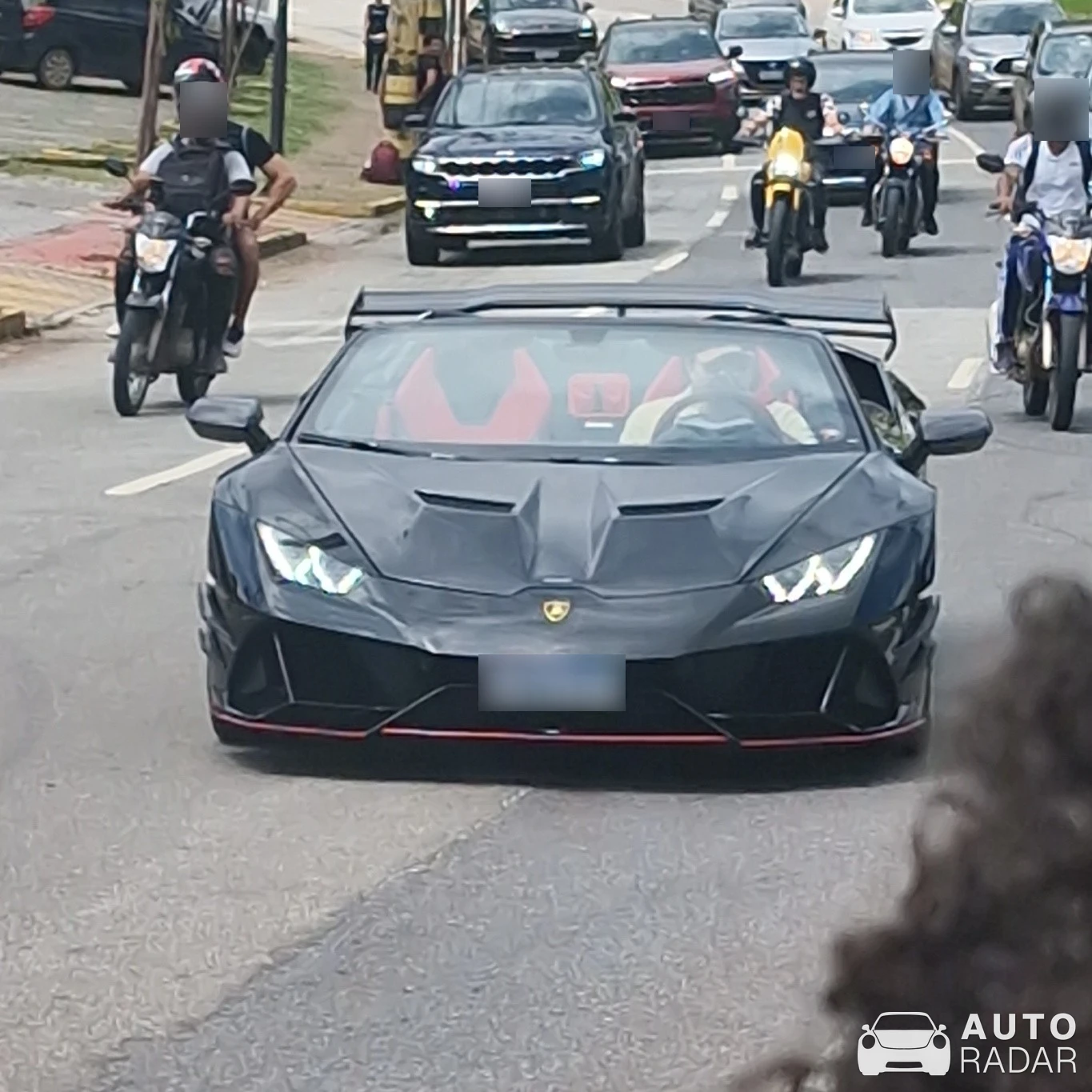 Lamborghini Huracán LP640-4 EVO Spyder spotted in Belo Horizonte