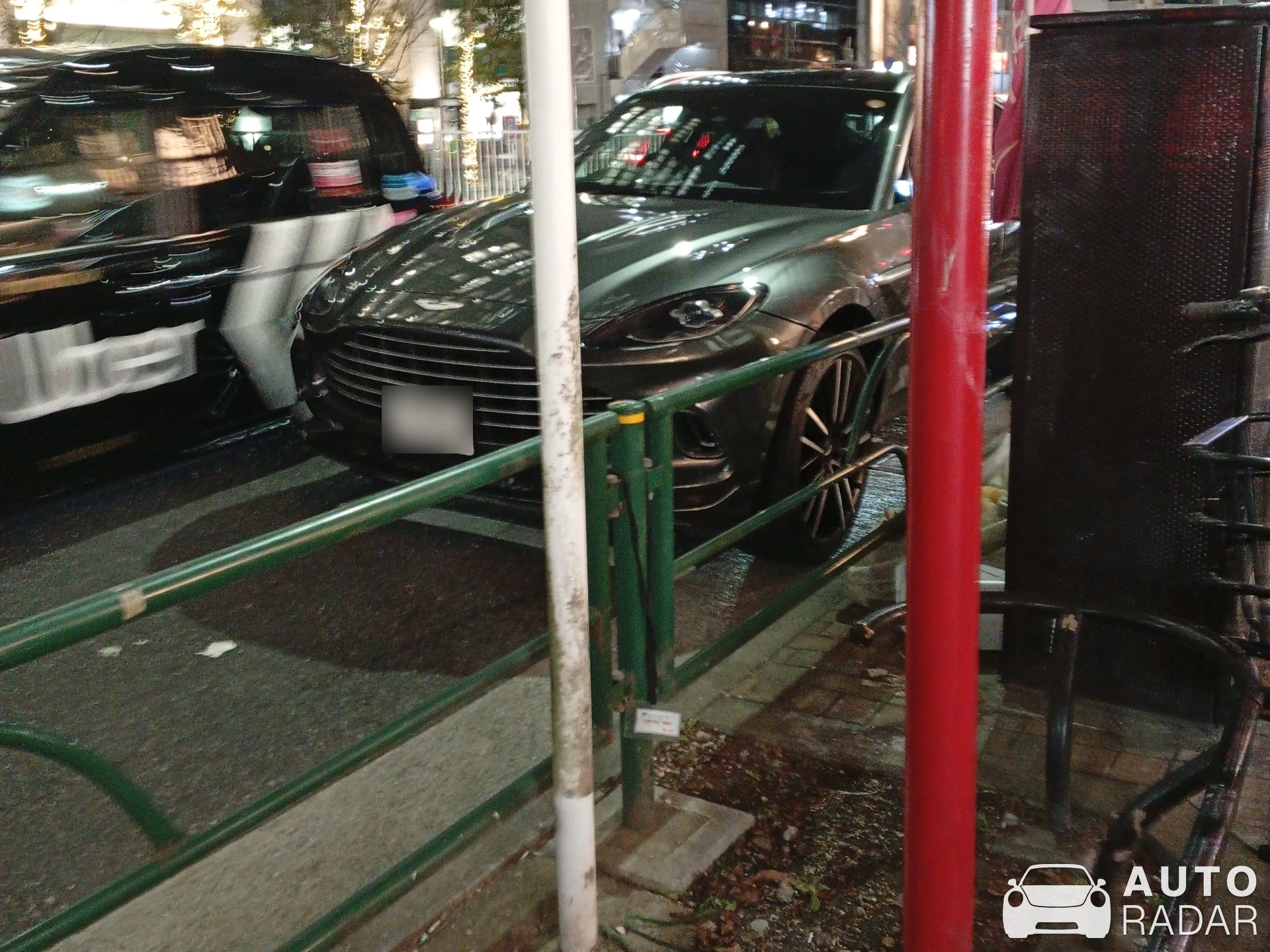 Aston Martin DBX spotted in 渋谷区, 日本