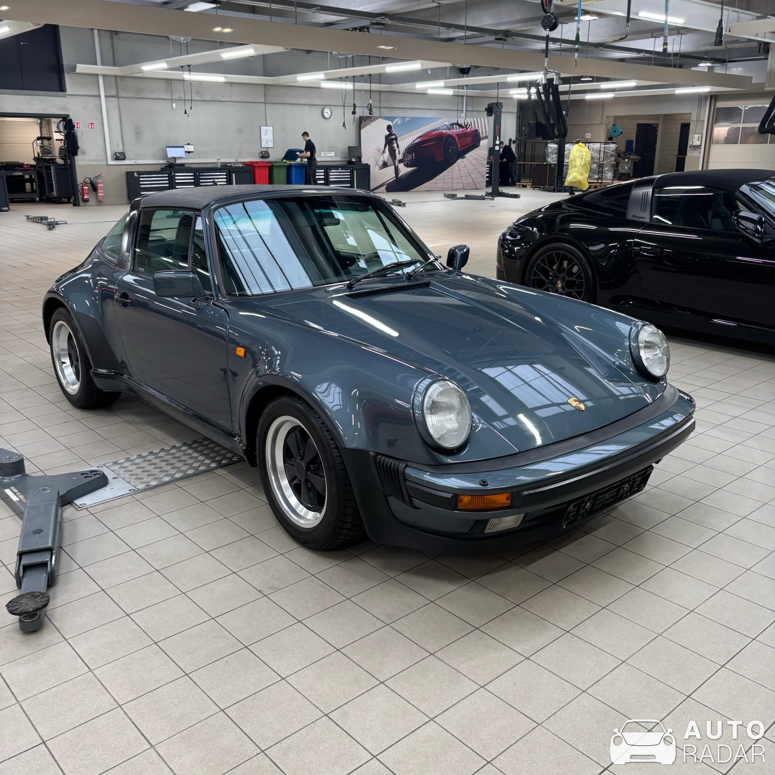 Porsche 964 Targa spotted in Ingelmunster