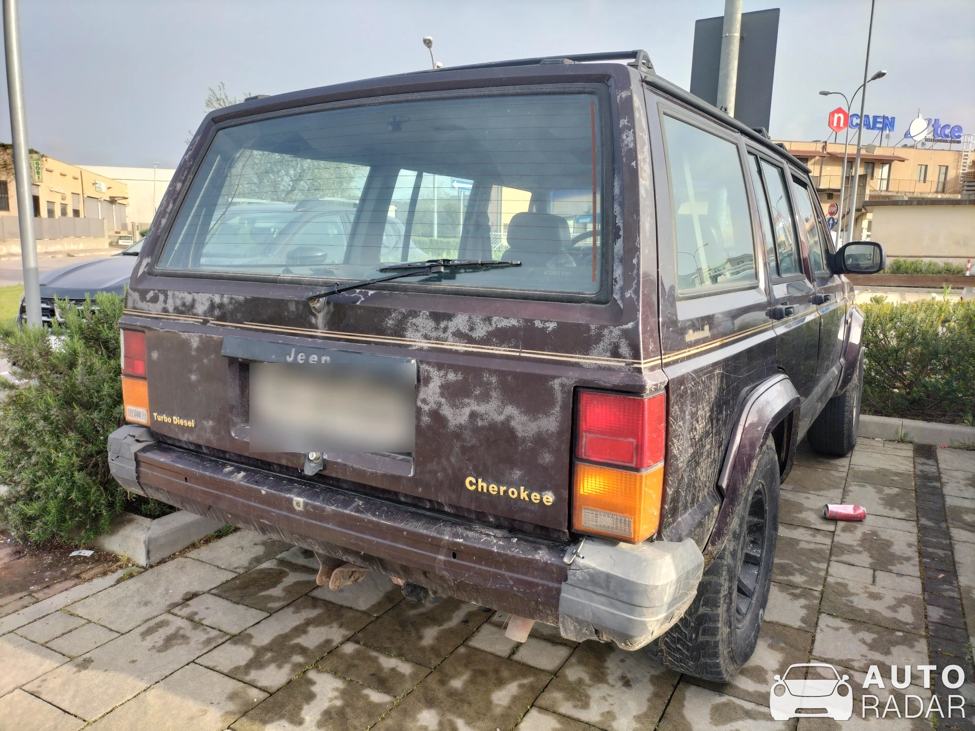 Jeep Cherokee spotted in Portoferraio