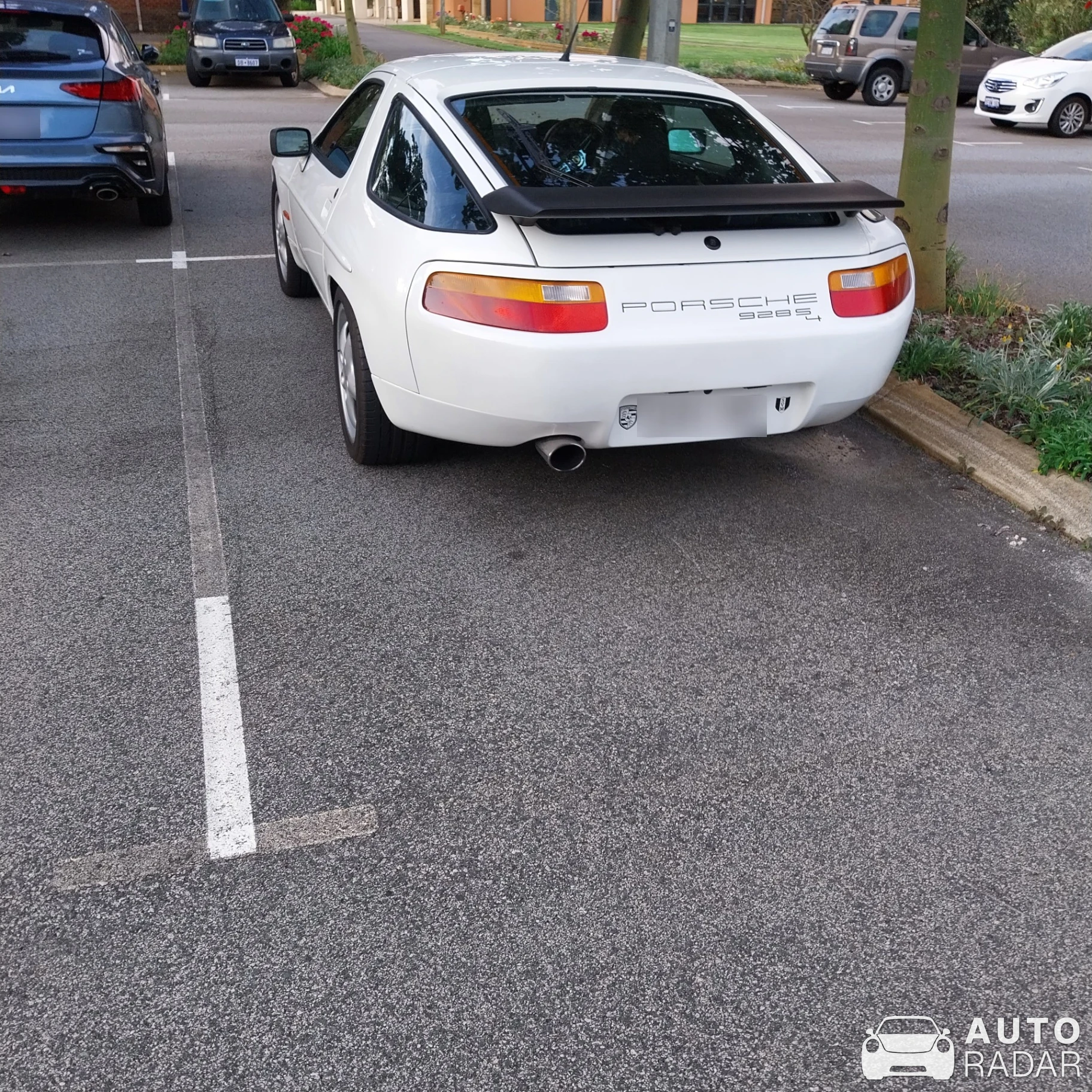 Porsche 928 S4 spotted in Perth, Australia