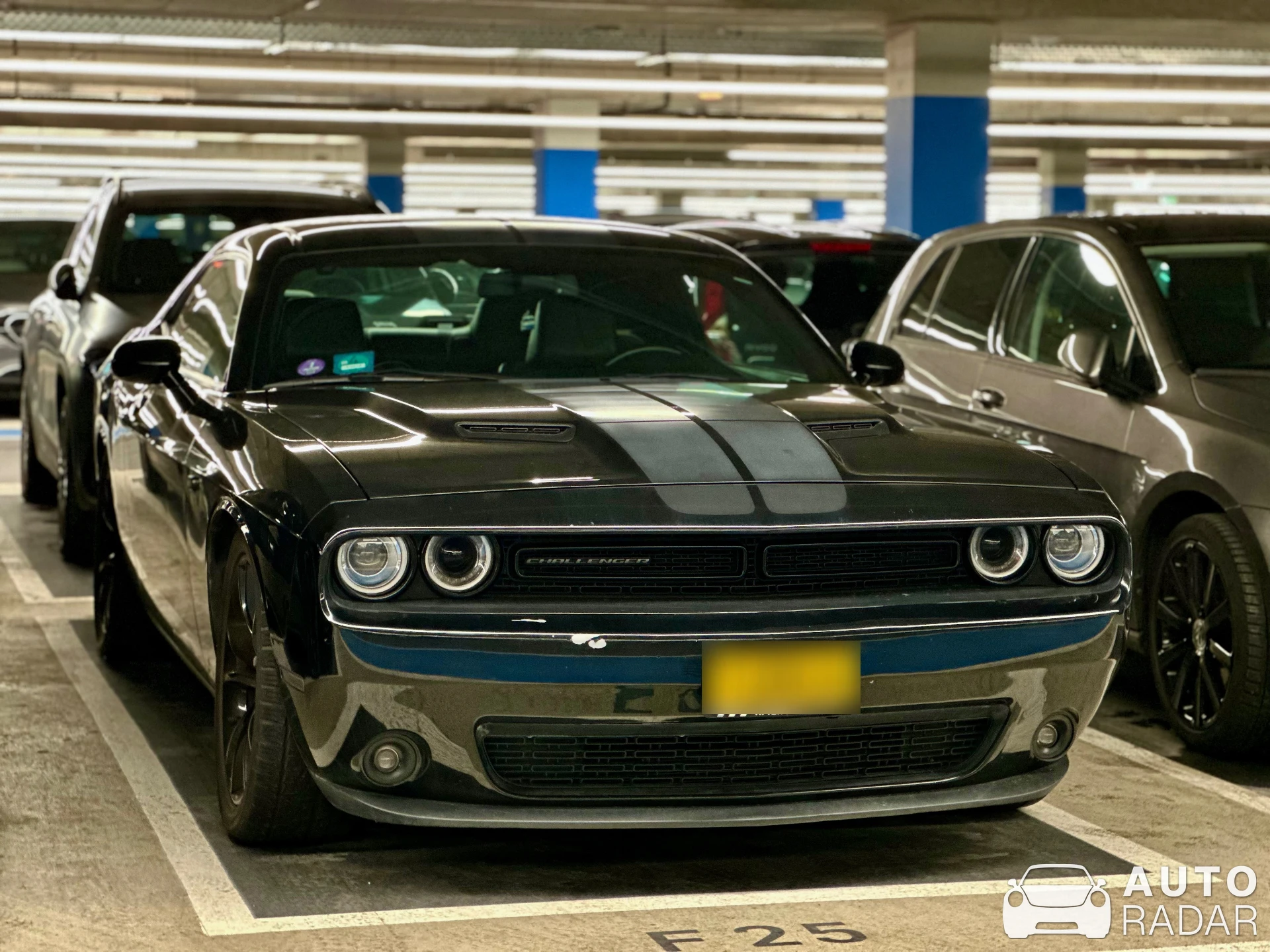 Dodge Challenger SXT spotted in Leidschendam, Netherlands