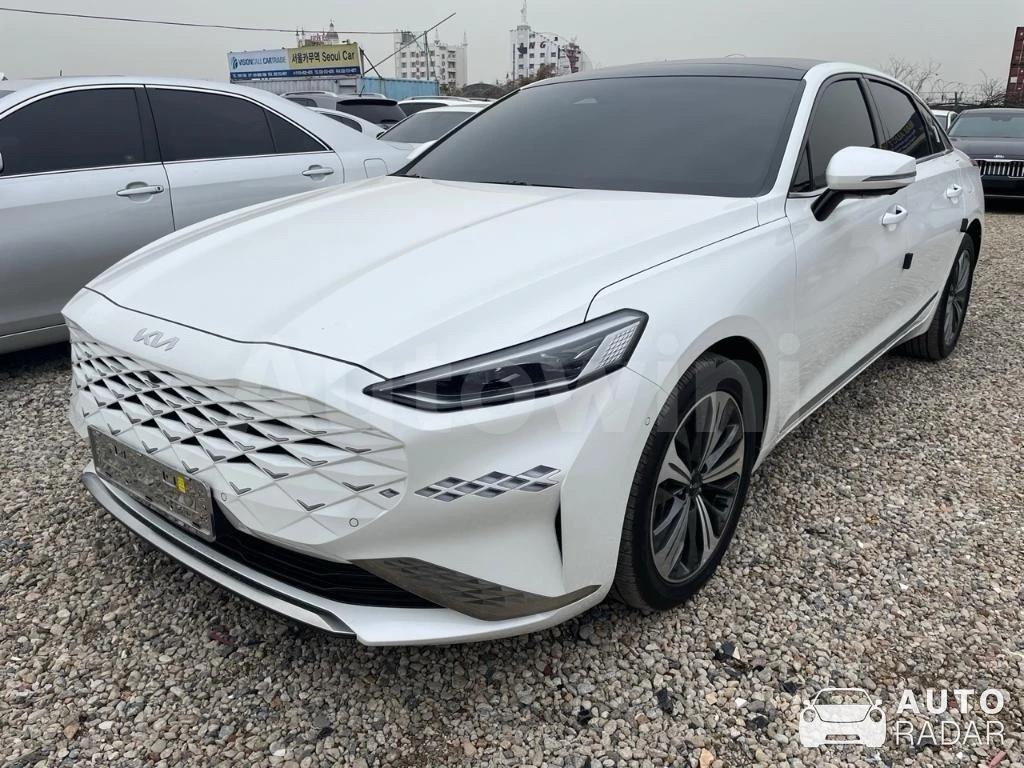 Kia K8 spotted