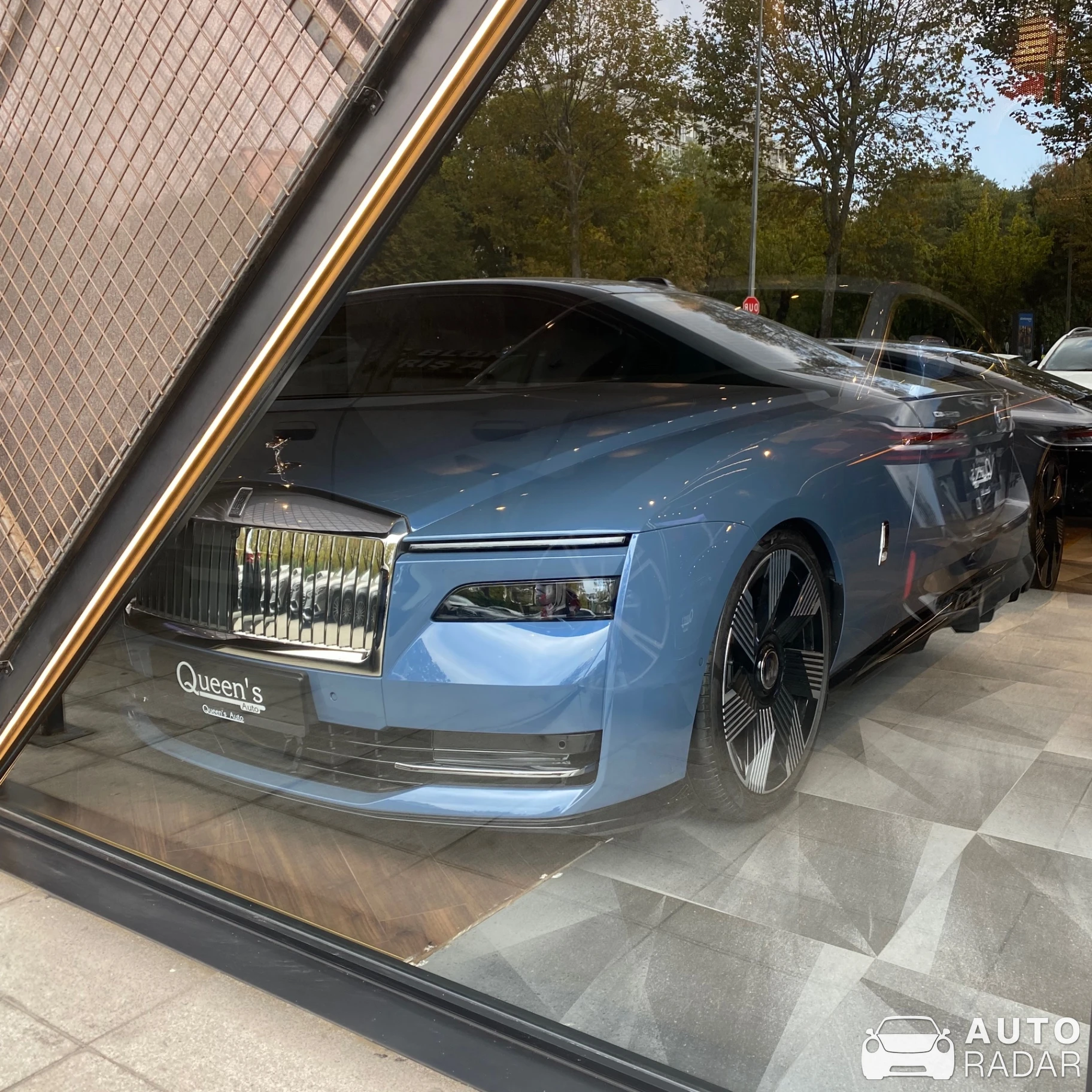 Rolls-Royce Spectre spotted in Bakırköy, Türkiye